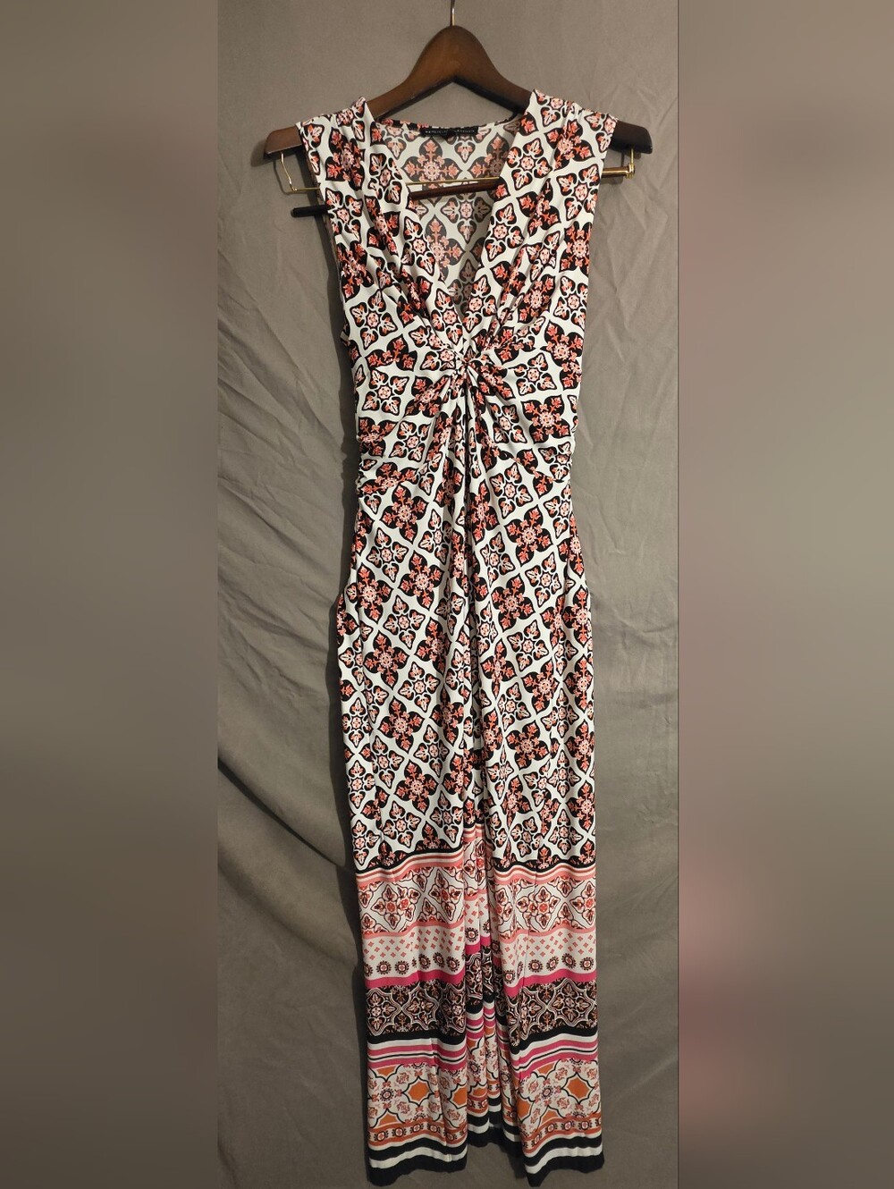 White House Black Market Sleeveless V-Neck Twist Front Maxi Dress L Geometric